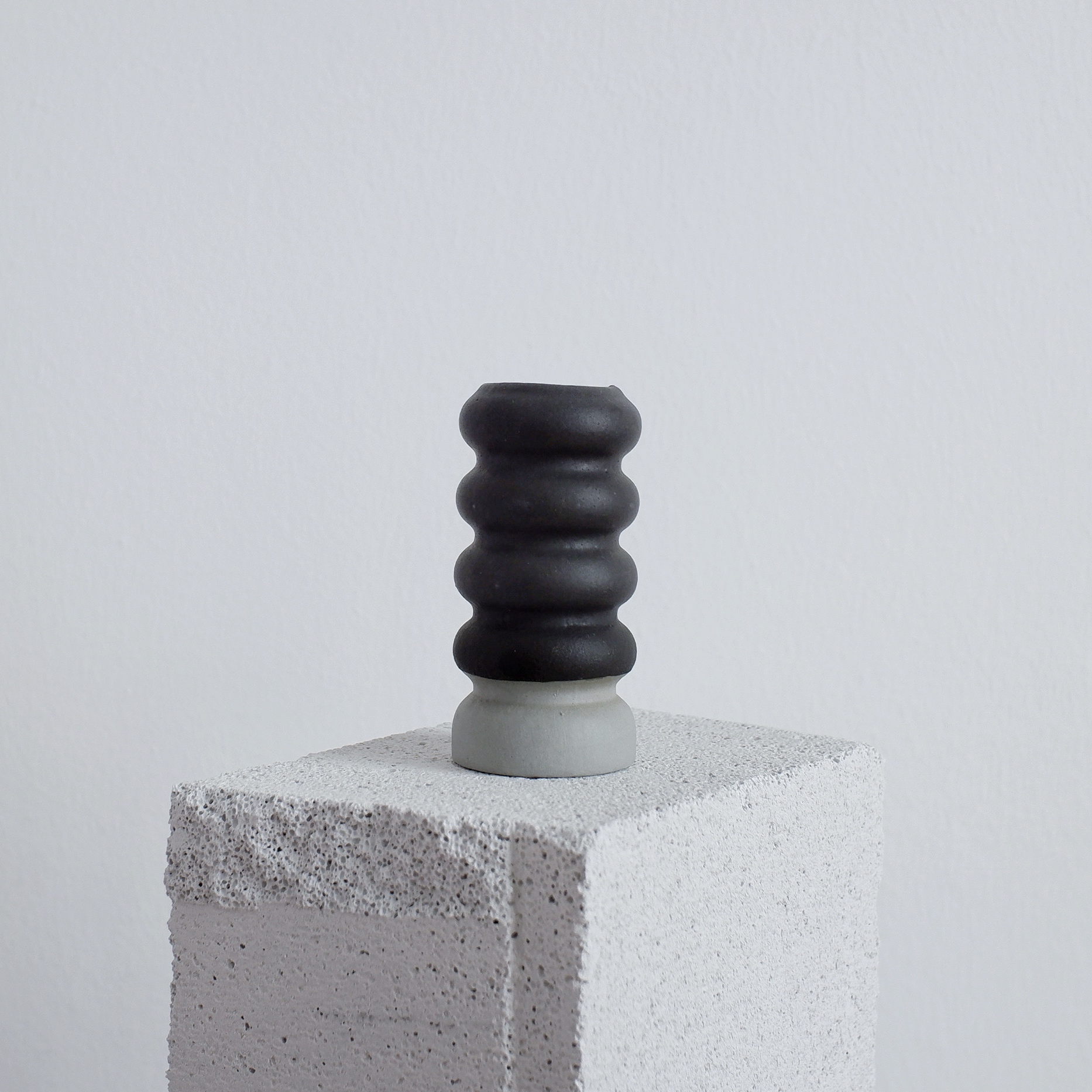 Black Ceramic Porcelain Mini Flower Vase